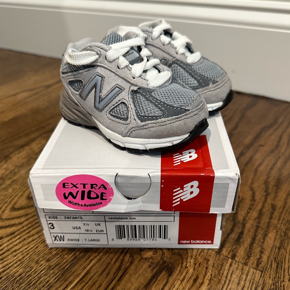 New Balance Sneakers / Infant Size 3 Extra Wide / Gray with White Laces